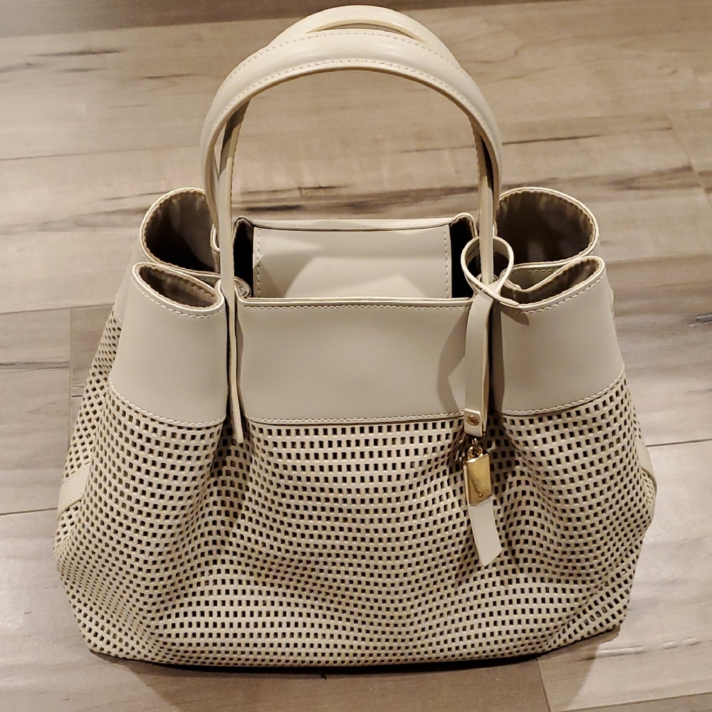 Elegant Cream/off-white Women's Handbag